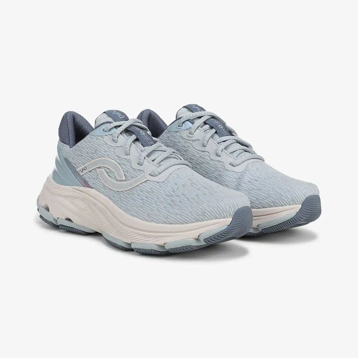 Devotion X Max 2 Walking Sneaker